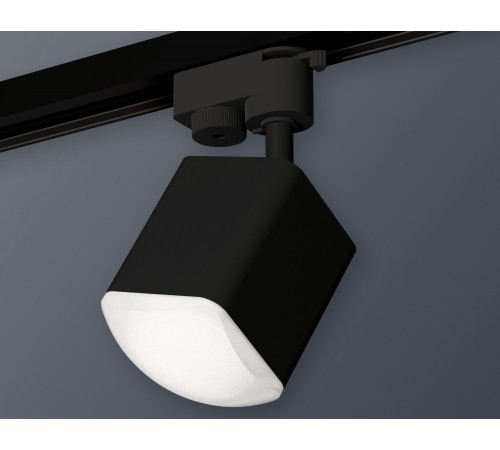 Светильник на штанге Ambrella Light XT7813023 XT