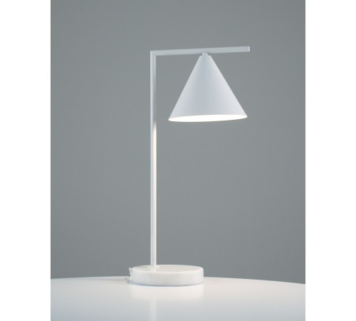 Настольная лампа декоративная Moderli V11063-1T Omaha