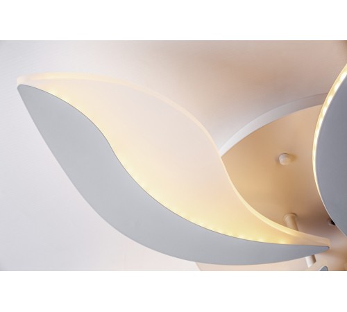 Потолочная люстра Escada 10214/SG (60W) Wind