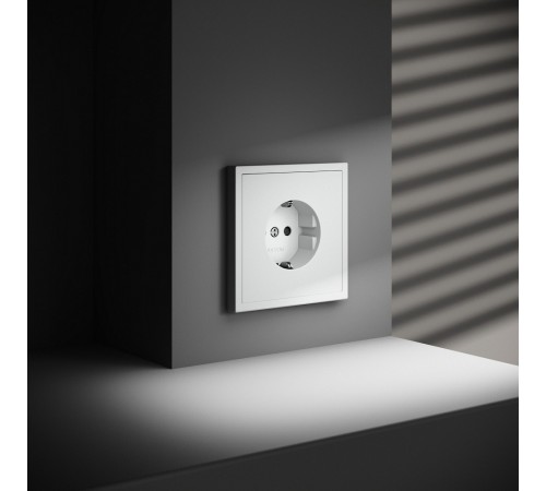 Розетка с заземлением и со шторкой, без рамки Voltum VLS040202 S70