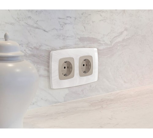 Накладка для розетки с заземлением Ambrella Volt OP3660 Quant