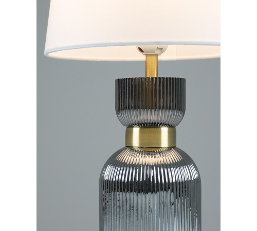 Настольная лампа декоративная Moderli V11004-T Hadley