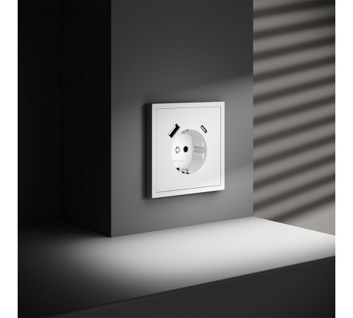 Розетка с заземлением и со шторкой и 2хUSB type A и C, без рамки Voltum VLS040502 S70