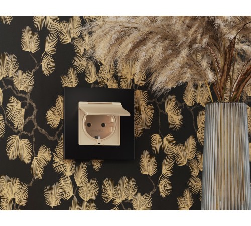 Накладка для розетки влагозащищенной с заземлением и со шторками с крышкой Ambrella Volt AP6080 Quant