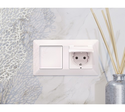 Рамка на 4 поста Ambrella Volt AF110204 Line