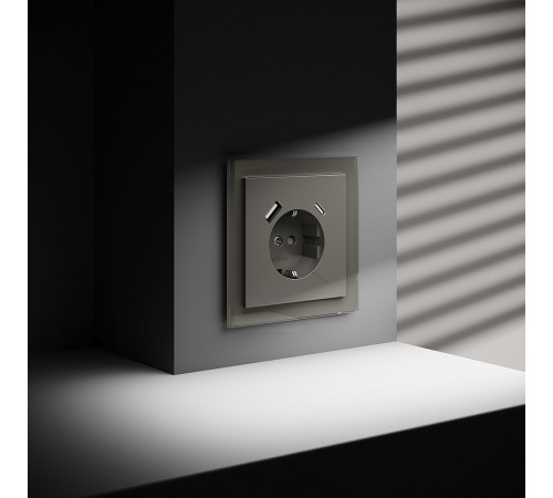 Розетка с заземлением и со шторкой и 2хUSB type A и C, без рамки Voltum VLS040504 S70