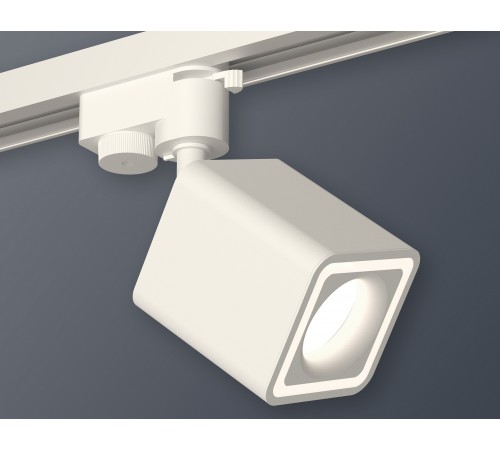 Светильник на штанге Ambrella Light XT7812020 XT