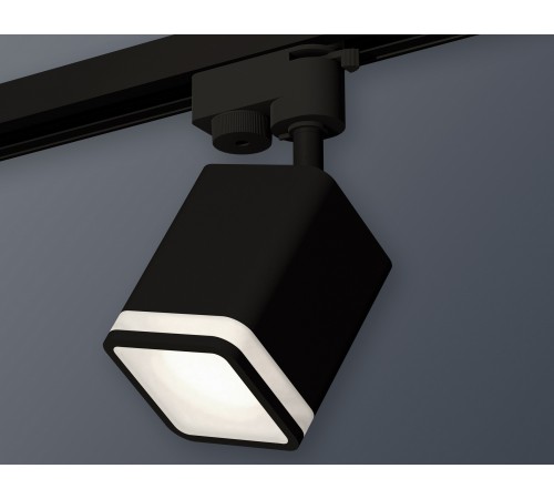 Светильник на штанге Ambrella Light XT7813021 XT