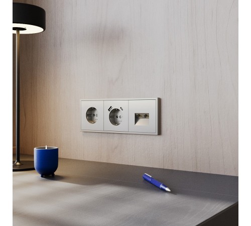 Рамка на 3 поста Voltum VLS100304 S70