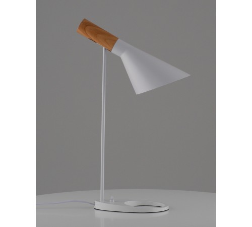Настольная лампа офисная Moderli V11335-1T Turin