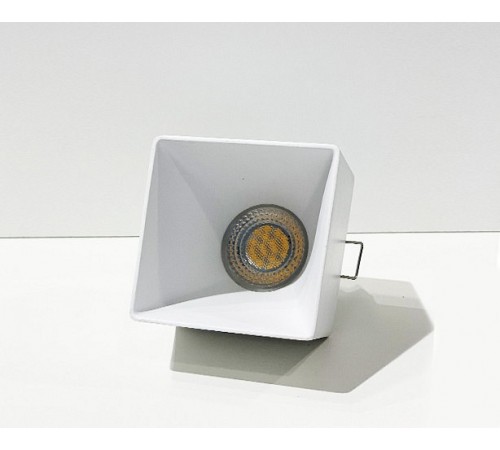 Встраиваемый светильник Italline DL 3024 white DL 3024