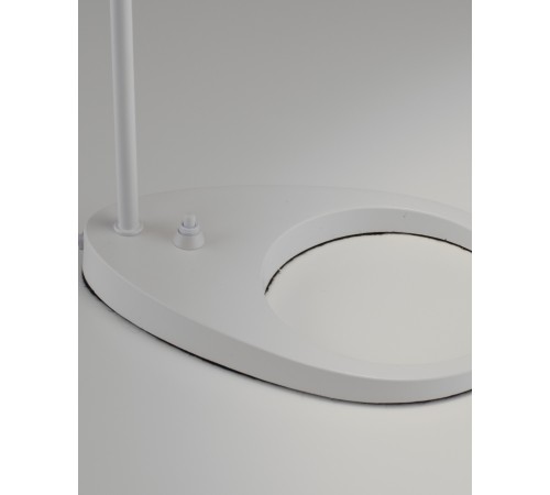 Настольная лампа офисная Moderli V11335-1T Turin