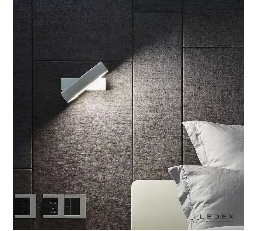 Бра iLedex 8104W-10W-3000K WH Firefox