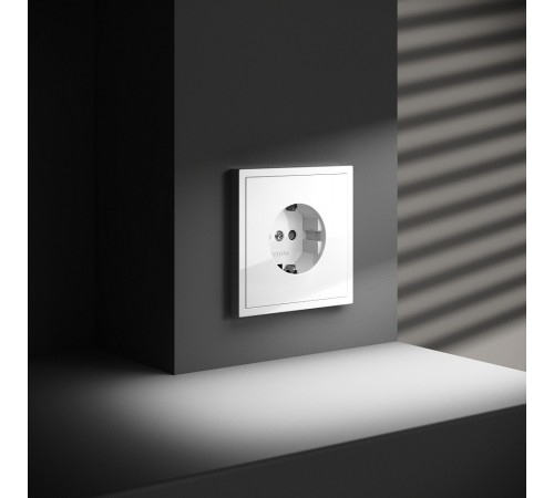 Розетка с заземлением и со шторкой, без рамки Voltum VLS040201 S70