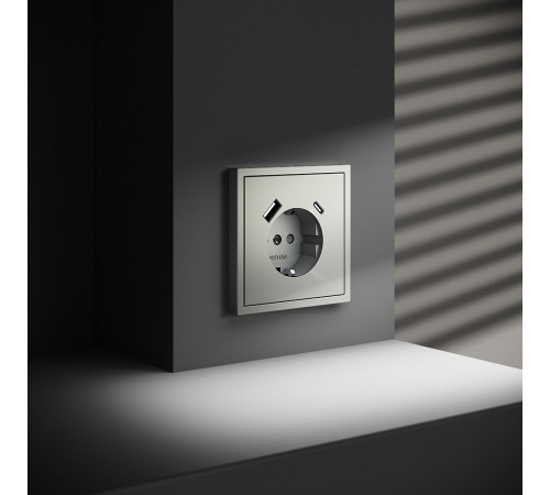 Розетка с заземлением и со шторкой и 2хUSB type A и C, без рамки Voltum VLS040505 S70