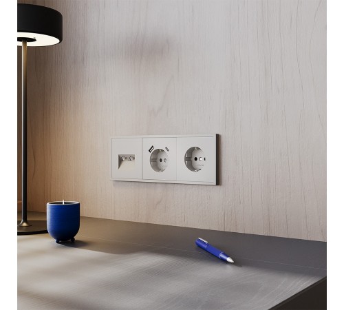 Розетка с заземлением, без рамки Voltum VLS040103 S70