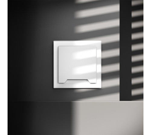 Розетка с заземлением и со шторкой, без рамки с крышкой Voltum VLS040302 S70