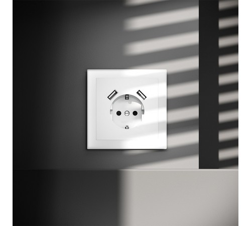 Розетка с заземлением и со шторкой и 2хUSB type A, без рамки Voltum VLS040402 S70