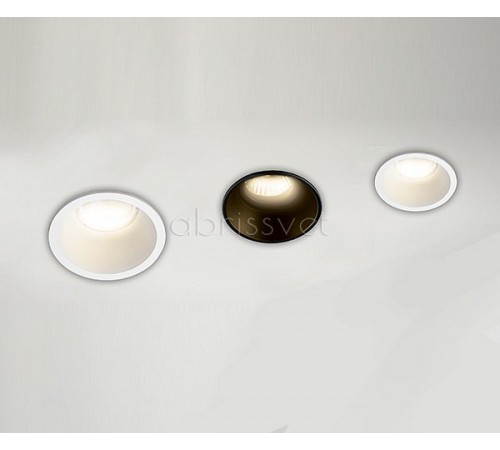 Встраиваемый светильник Italline MR16DH black MR16DH